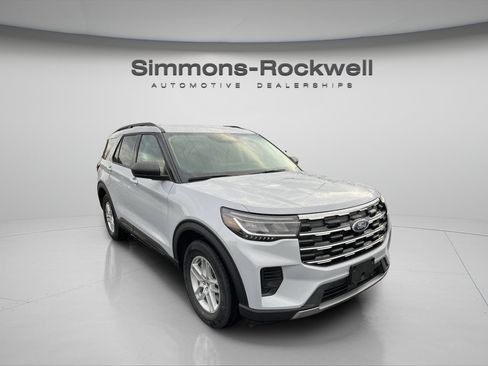 Used 2026 Ford Explorer Active AWD/4WD image 7