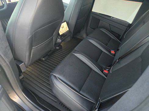 Used 2024 Tesla Cybertruck AWD Crew Cab image 23