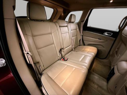 Used 2018 Jeep Grand Cherokee Overland AWD/4WD image 27