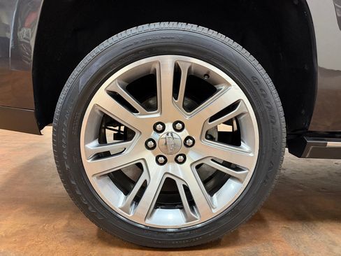 Used 2015 Cadillac Escalade Premium RWD image 13