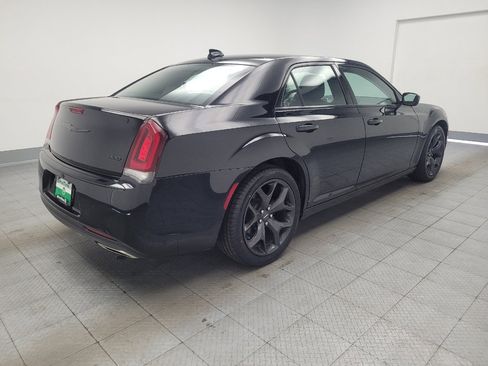 Used 2020 Chrysler 300 Touring w/ Sport Appearance Package RWD image 9
