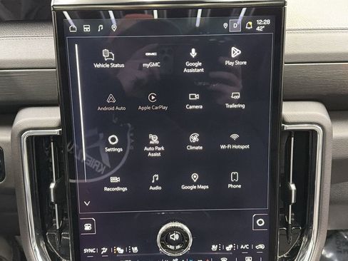 Used 2026 GMC Yukon Denali w/ Sun & Power Step Package image 19