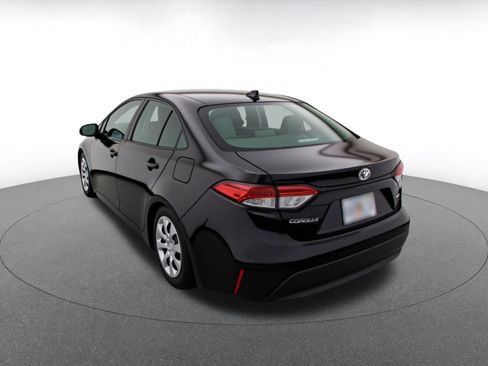 Used 2025 Toyota Corolla LE FWD image 6