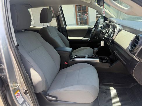 Used 2018 Toyota Tacoma 2WD Double Cab image 26