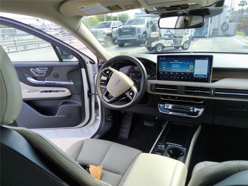 New 2026 Lincoln Corsair Grand Touring AWD/4WD image 24