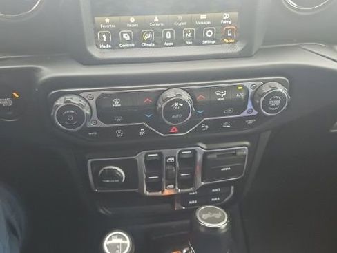 Used 2021 Jeep Wrangler Unlimited Sahara AWD/4WD image 20