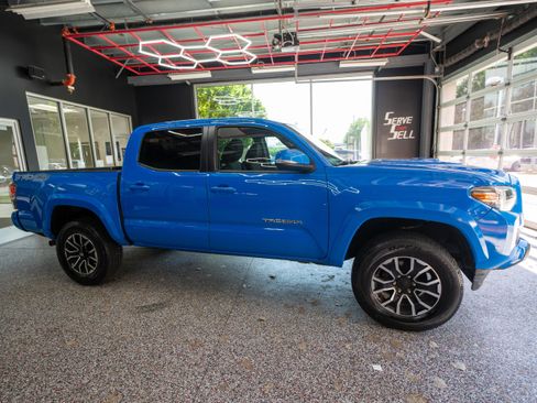 Used 2021 Toyota Tacoma TRD Sport AWD/4WD image 5