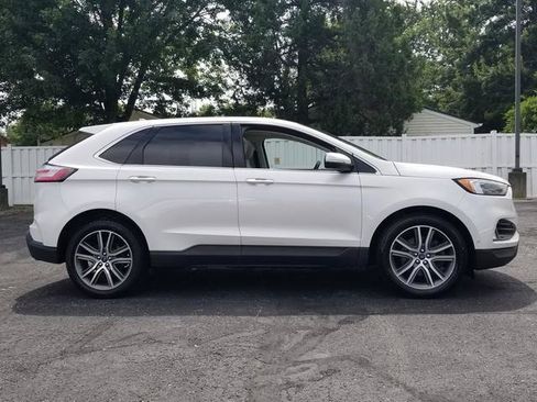 Used 2019 Ford Edge Titanium w/ Equipment Group 301A AWD/4WD image 4