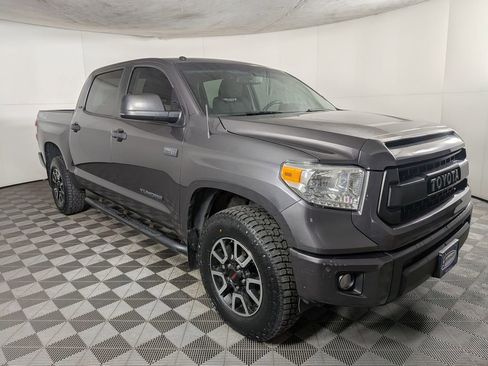 Used 2017 Toyota Tundra SR5 image 5