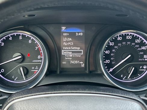 Used 2020 Toyota Camry SE image 22