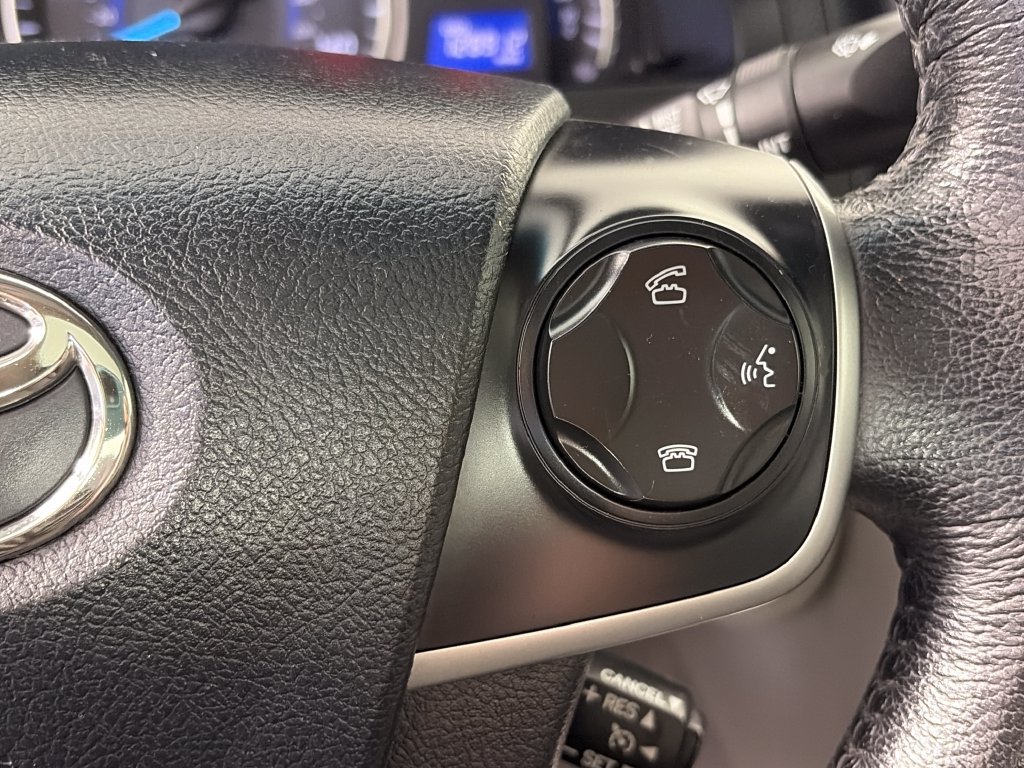 Used 2013 Toyota Camry XLE w/ Convenience Pkg FWD image 18