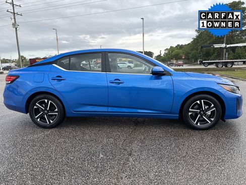 Used 2025 Nissan Sentra SV FWD image 2