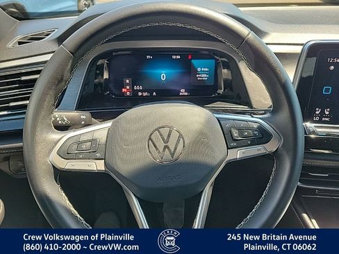 Certified 2024 Volkswagen Atlas Cross Sport SE AWD/4WD image 5