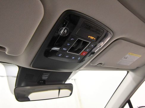 Certified 2026 Kia Carnival SX w/ SX Dark Edition Package FWD image 33