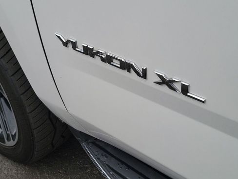 Used 2017 GMC Yukon XL SLT w/ Open Road Package RWD image 33