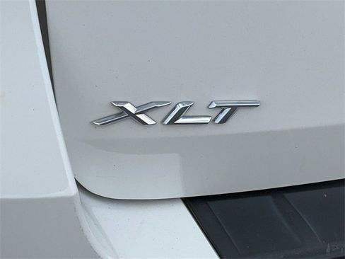 Used 2021 Ford Explorer XLT w/ Equipment Group 202A image 10