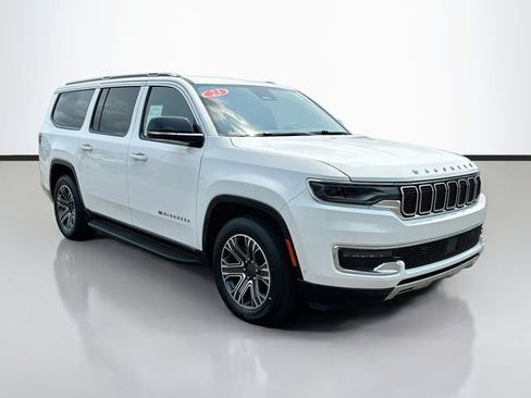 Used 2023 Jeep Wagoneer L Series II AWD/4WD image 3
