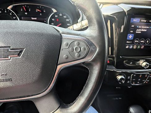 Used 2023 Chevrolet Traverse RS AWD/4WD image 18