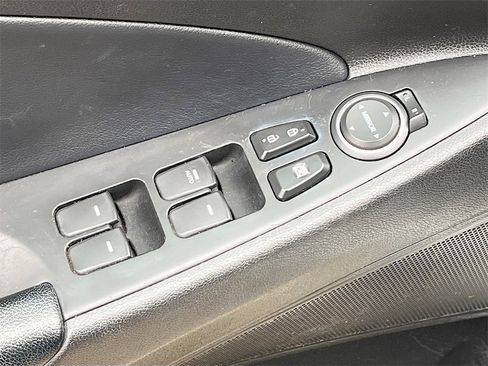 Used 2013 Hyundai Sonata SE image 15