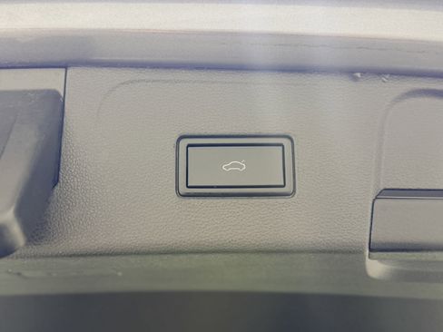 Used 2021 Volkswagen Atlas SEL image 10