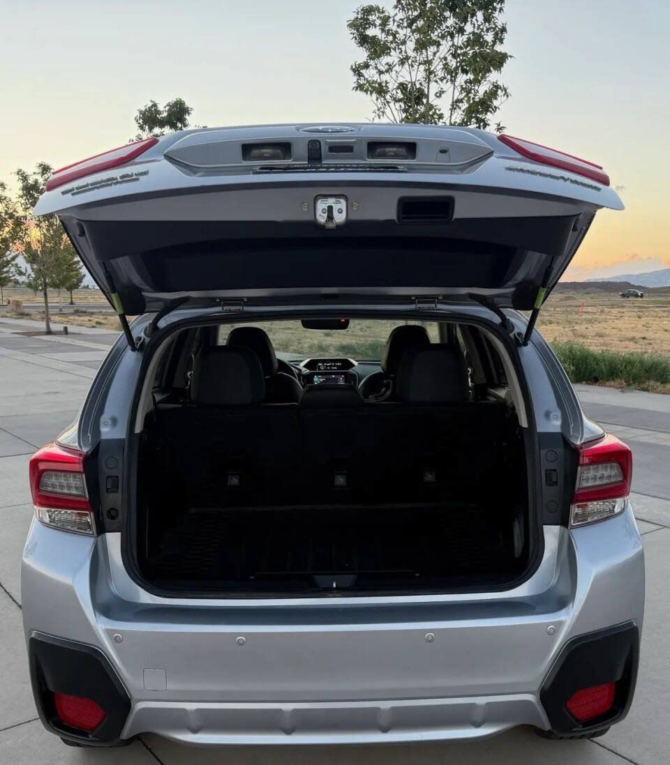 Used 2020 Subaru Crosstrek 2.0i Limited w/ Moonroof Package w/Navigation AWD/4WD image 9