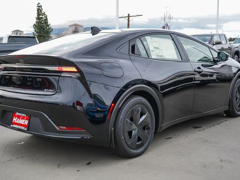 New 2026 Toyota Prius SE image 9