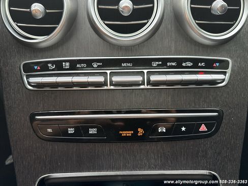 Used 2020 Mercedes-Benz GLC 300 4MATIC Coupe image 28