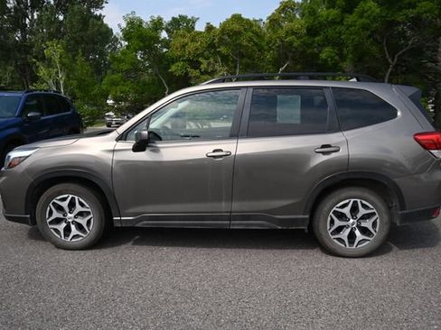 Used 2020 Subaru Forester Premium w/ Popular Package #1 AWD/4WD image 2