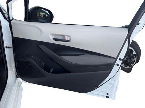 Used 2022 Toyota Corolla LE w/ Carpet Mat Package (TMS) FWD image 18