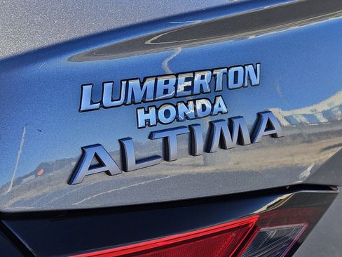 Used 2023 Nissan Altima 2.5 SV image 16