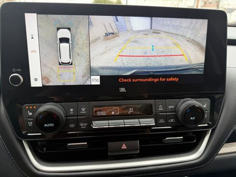 Used 2024 Toyota Grand Highlander AWD image 30