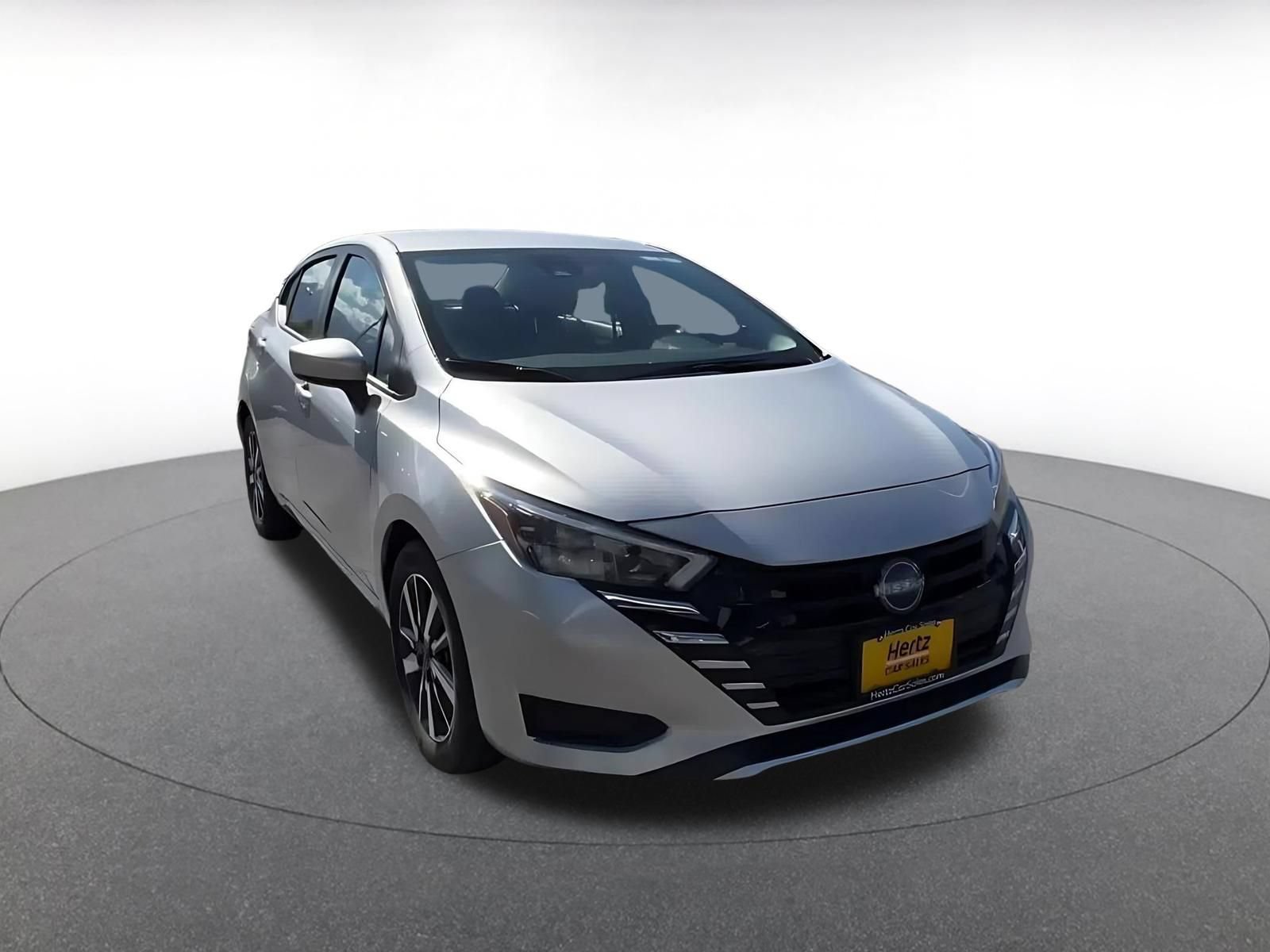 Used 2025 Nissan Versa SV FWD image 3