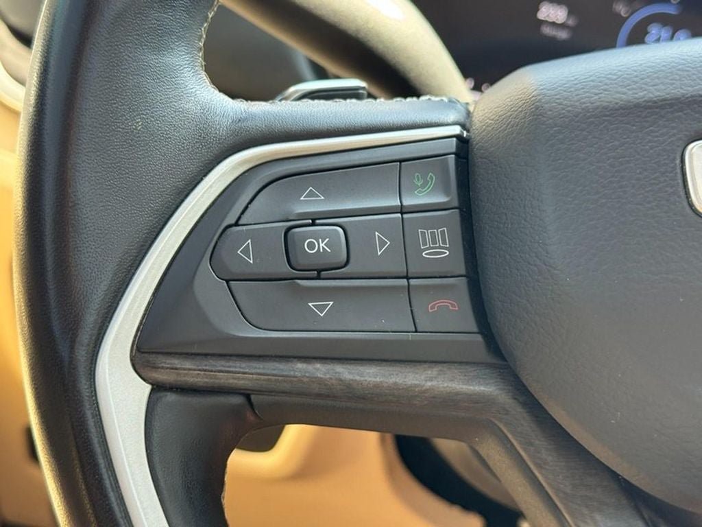 Used 2022 Jeep Grand Cherokee L Limited AWD/4WD image 21