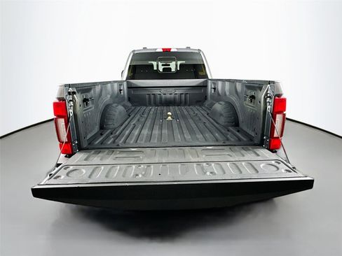 Used 2022 Ford F250 Lariat w/ Black Appearance Package image 26