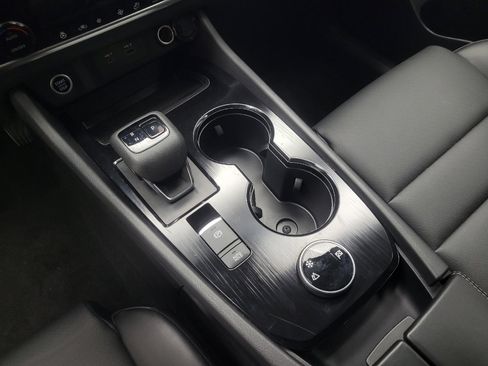 Used 2022 Nissan Rogue SV w/ SV Premium Package image 26