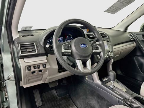 Used 2017 Subaru Forester 2.5i Premium AWD/4WD image 9