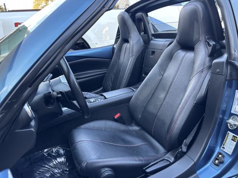 Used 2019 MAZDA MX-5 Miata RF Grand Touring image 15