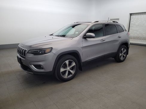 Used 2019 Jeep Cherokee Limited AWD/4WD image 2