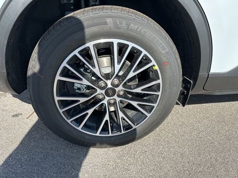 New 2025 Ford Escape SE image 39