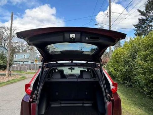 Used 2018 Honda CR-V Touring image 11