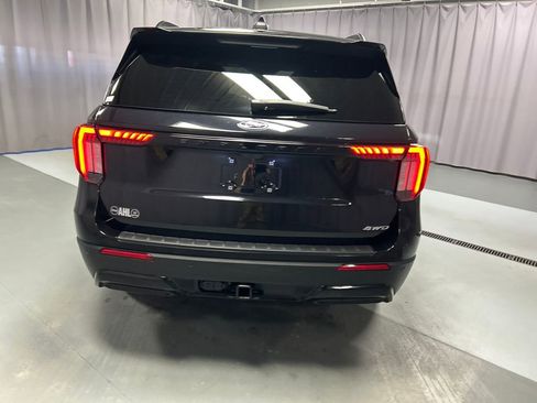 Used 2025 Ford Explorer ST-Line w/ ST-Line Street Pack image 6