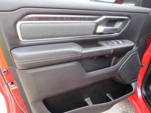 Used 2022 RAM 1500 Big Horn AWD/4WD image 17