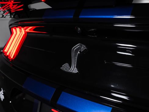 Used 2021 Ford Mustang Shelby GT500 w/ Technology Package RWD image 12