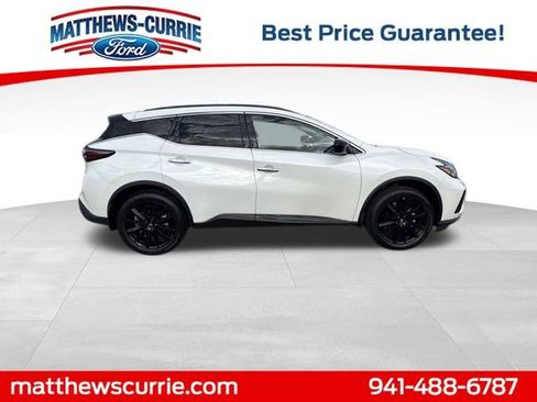 Used 2024 Nissan Murano SV w/ SV Midnight Edition Package image 3