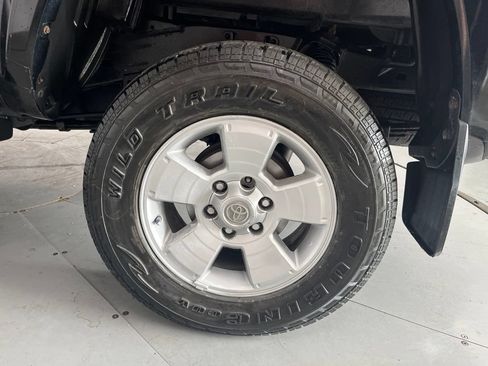 Used 2017 Toyota Tacoma SR5 w/ Tow Package AWD/4WD image 15