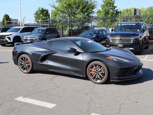 Used 2024 Chevrolet Corvette Stingray Preferred Cpe w/ Z51 Performance Package RWD image 2