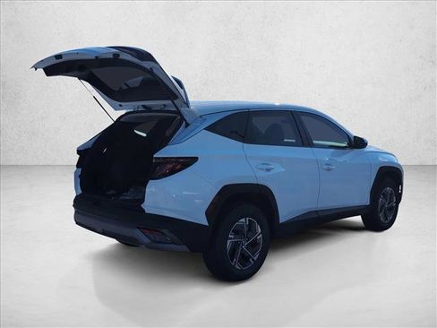 New 2026 Hyundai Tucson Blue SE image 2