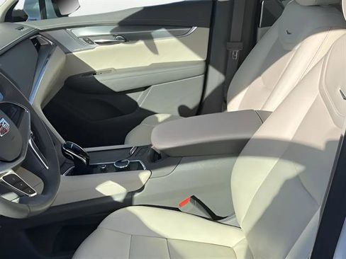 Used 2021 Cadillac XT5 Premium Luxury image 13