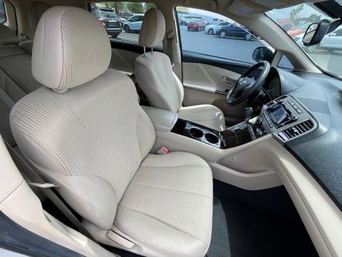 Used 2011 Toyota Venza image 22
