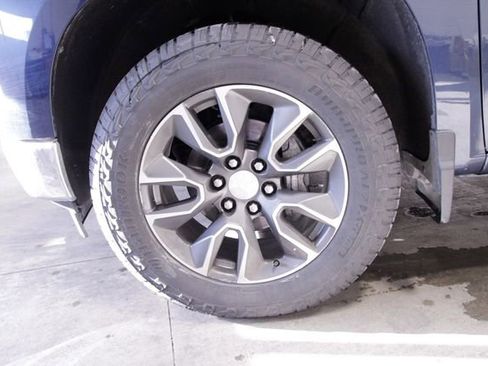 Used 2022 Chevrolet Silverado 1500 LT image 11